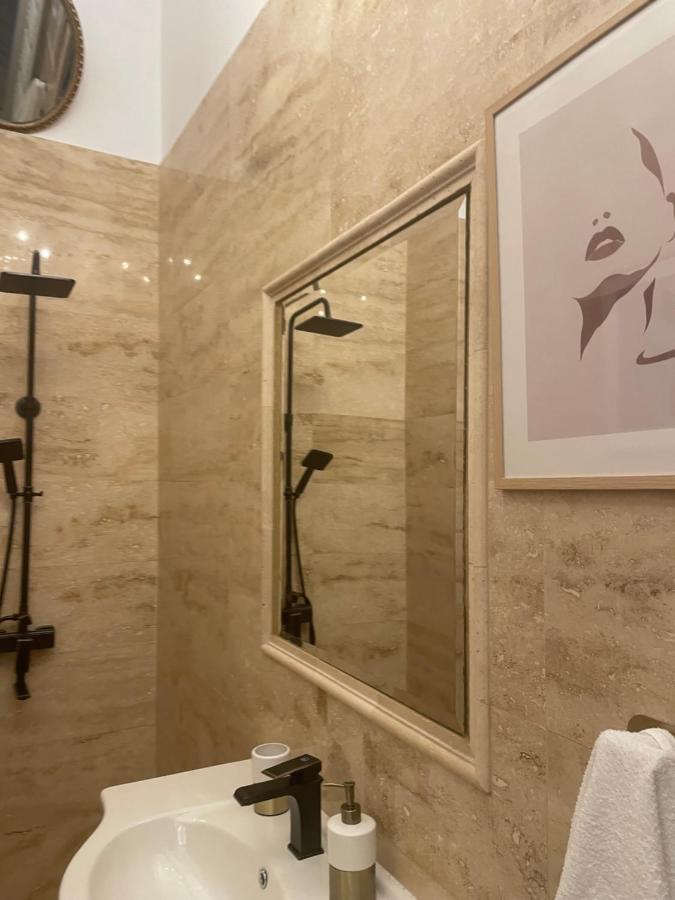 Littleparis Daire Kaloşvar Dış mekan fotoğraf